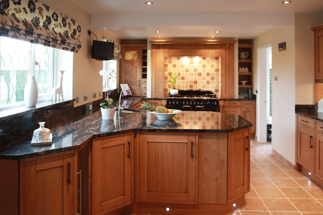 Oak fitted kitchens